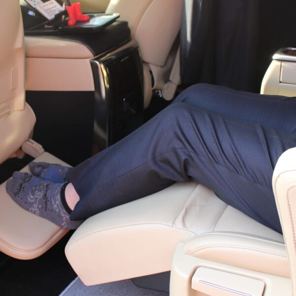 オットマン付きシート